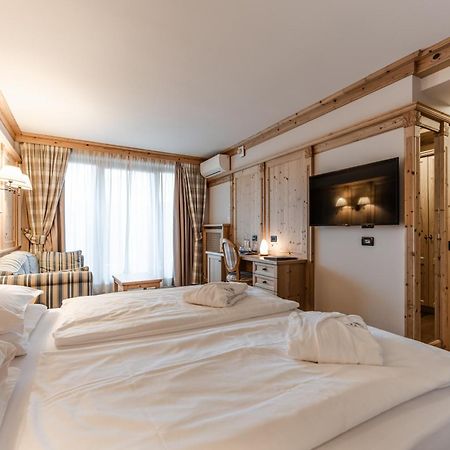 Tevini Dolomites Charming Hotel Commezzadura Esterno foto