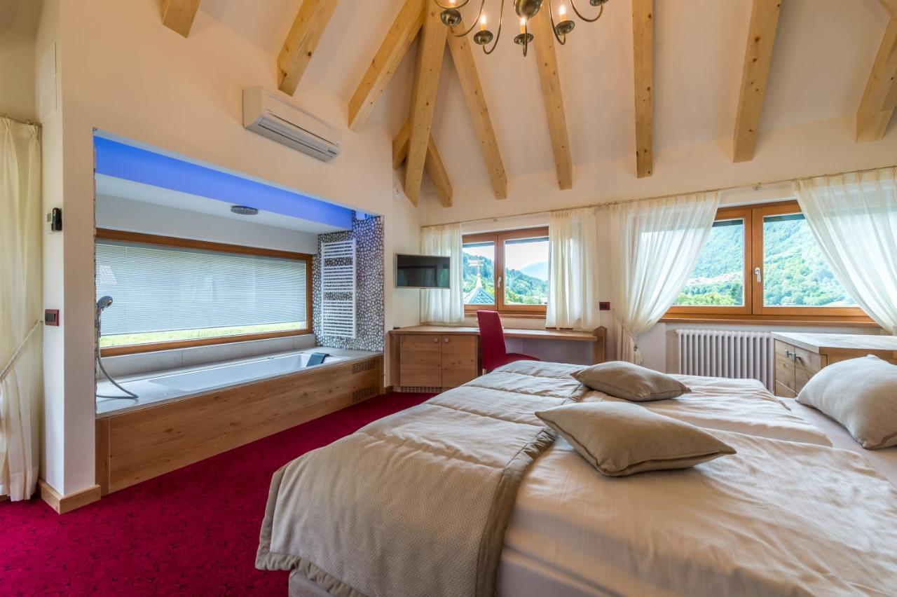 Tevini Dolomites Charming Hotel Commezzadura Esterno foto
