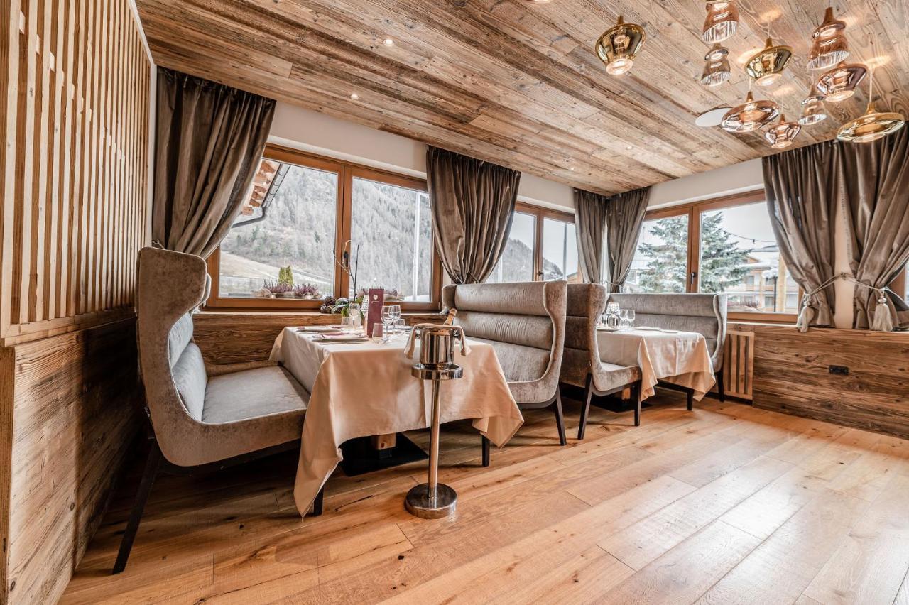 Tevini Dolomites Charming Hotel Commezzadura Esterno foto