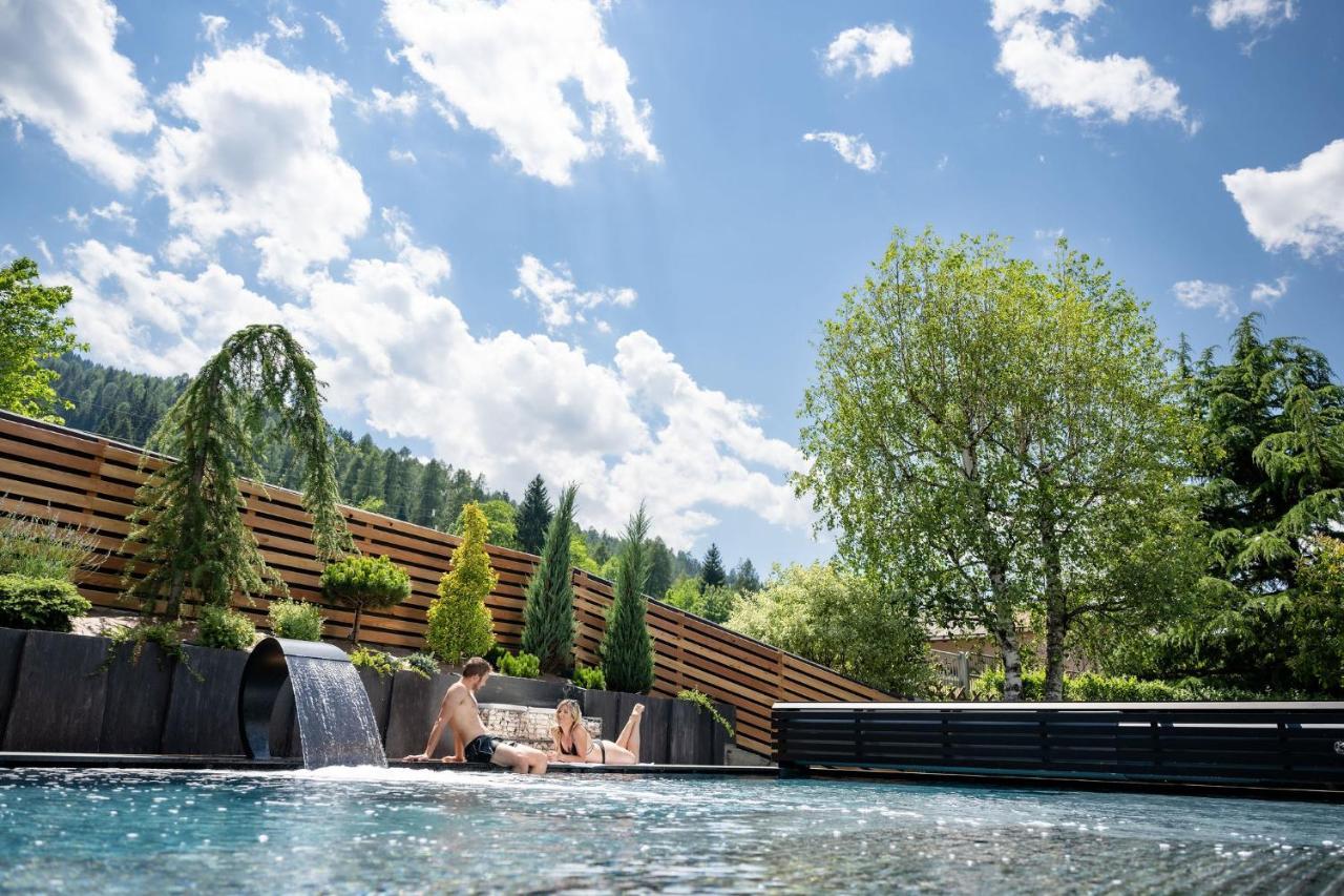 Tevini Dolomites Charming Hotel Commezzadura Esterno foto