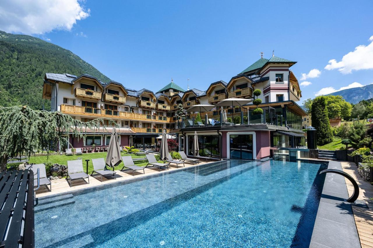 Tevini Dolomites Charming Hotel Commezzadura Esterno foto