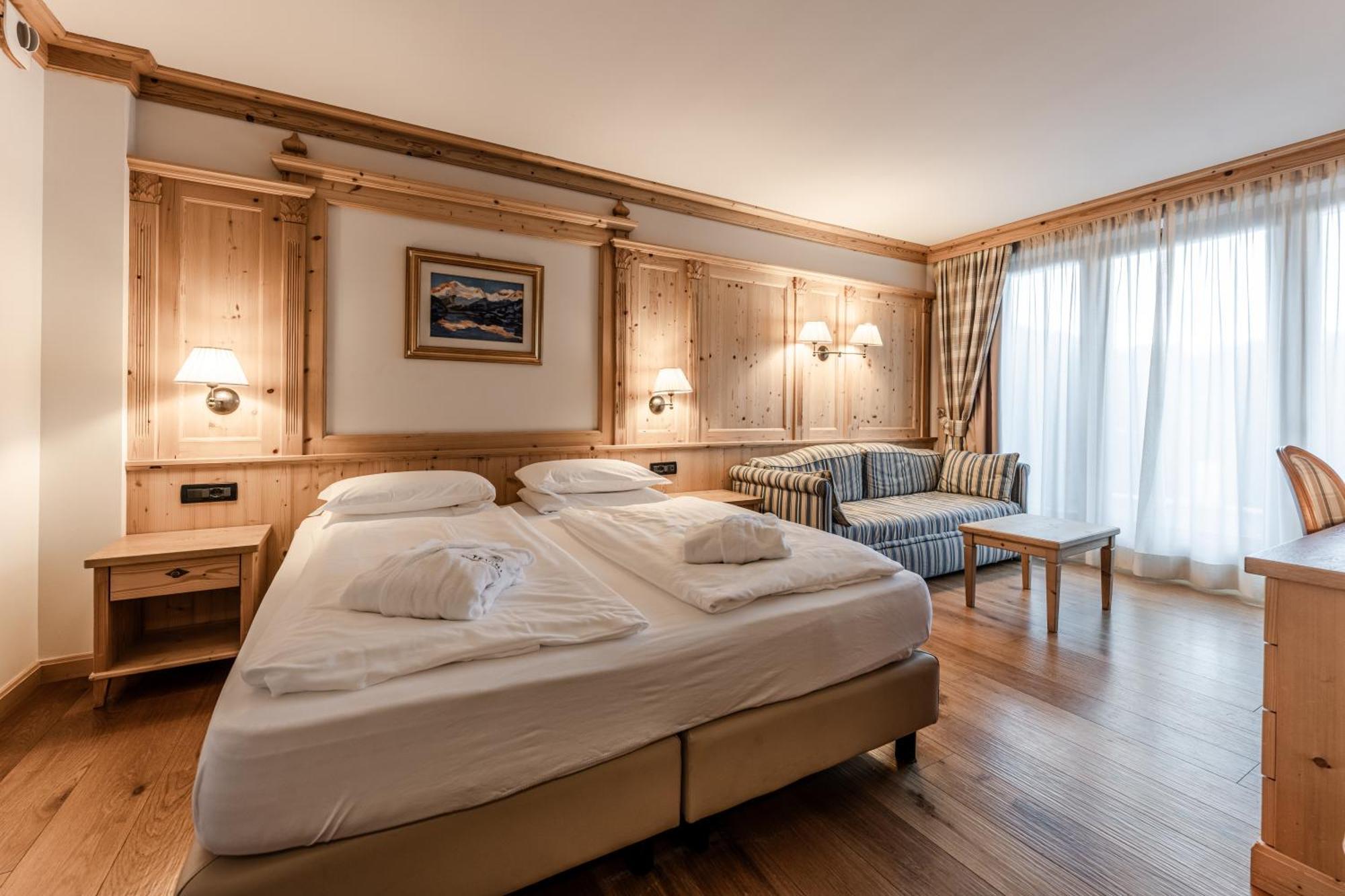 Tevini Dolomites Charming Hotel Commezzadura Esterno foto