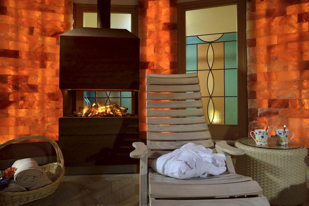 Tevini Dolomites Charming Hotel Commezzadura Servizi foto